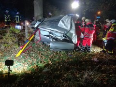 News: LZ-Odenthal Süd, LZ-Odenthal Nord: Verkehrsunfall mit eingeklemmter Person (19.10.2018, 01:14 Uhr)